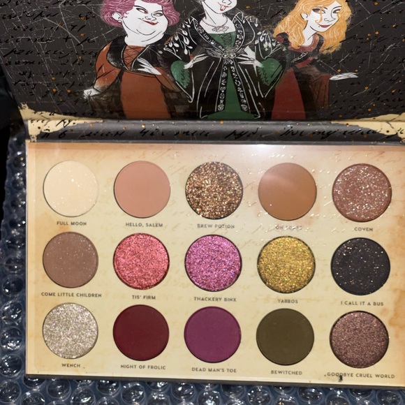 Colourpop x Disney licensed Hocus Pocus Flirty Witch Sarah Collection - Picture 14 of 14